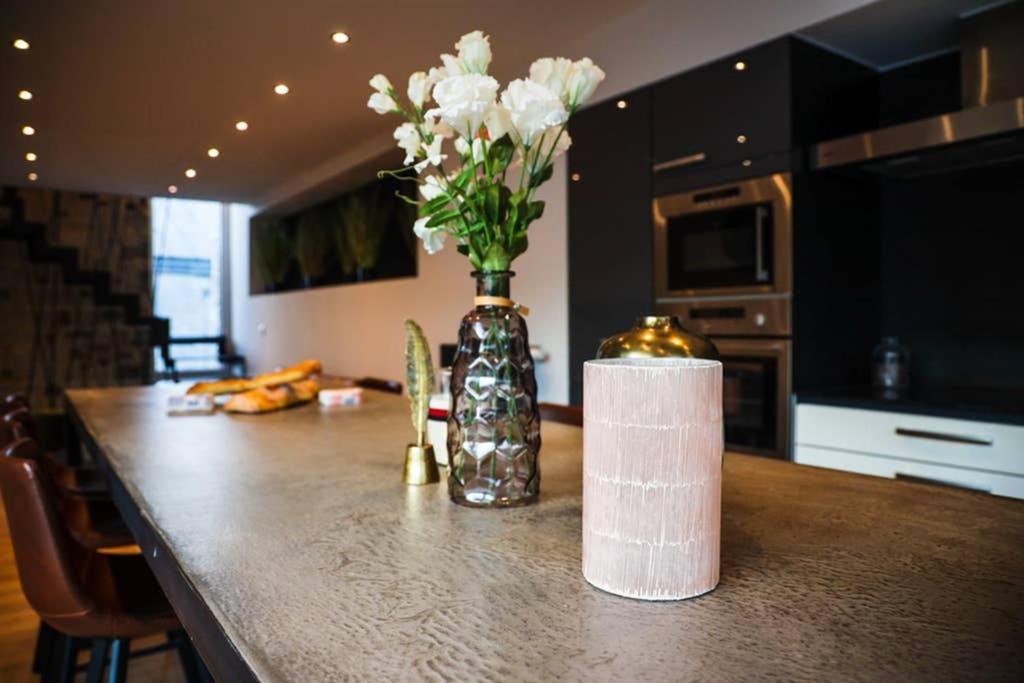 Amazon Corten Marche-en-Famenne Extérieur photo