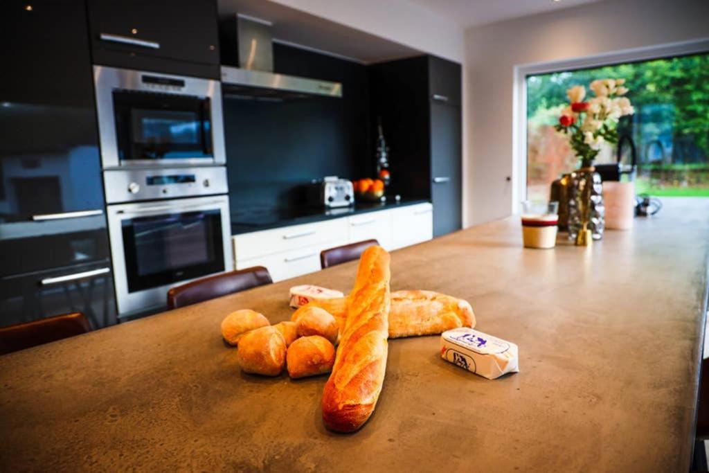 Amazon Corten Marche-en-Famenne Extérieur photo